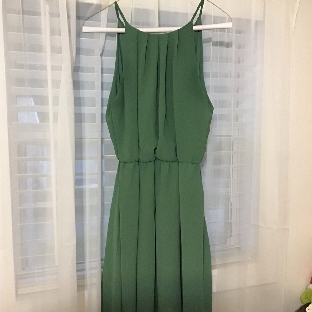 Green mid dress